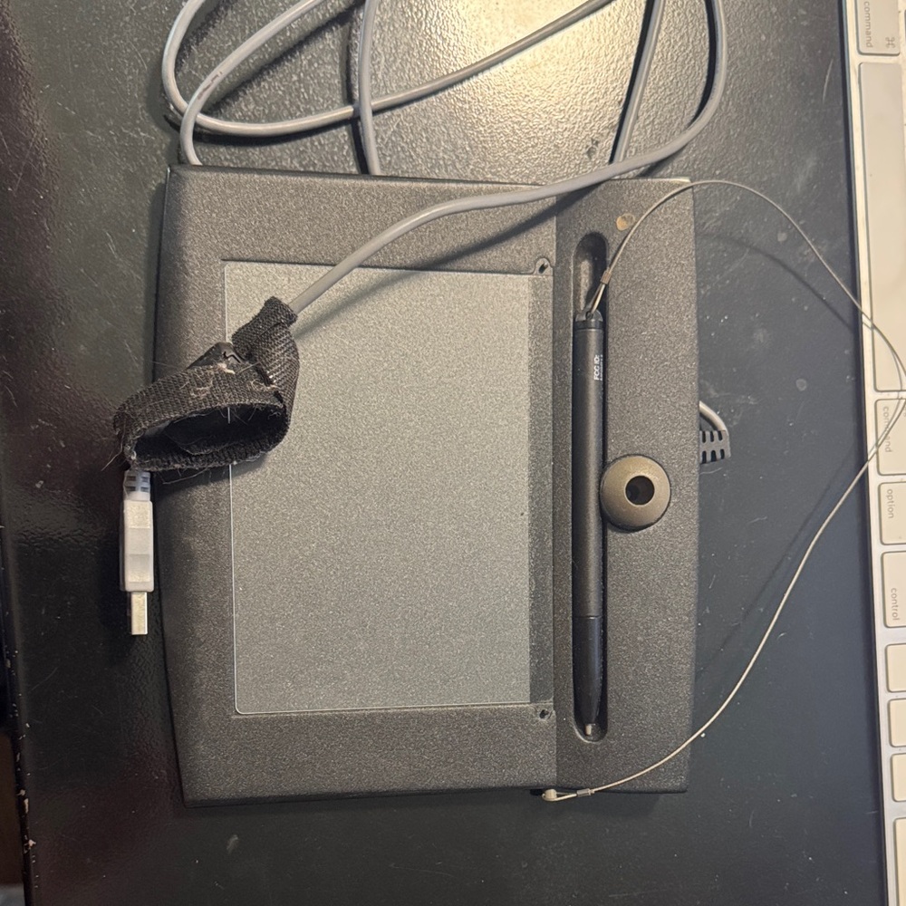 Black Graphics Tablet with Pen model T-W751-H109